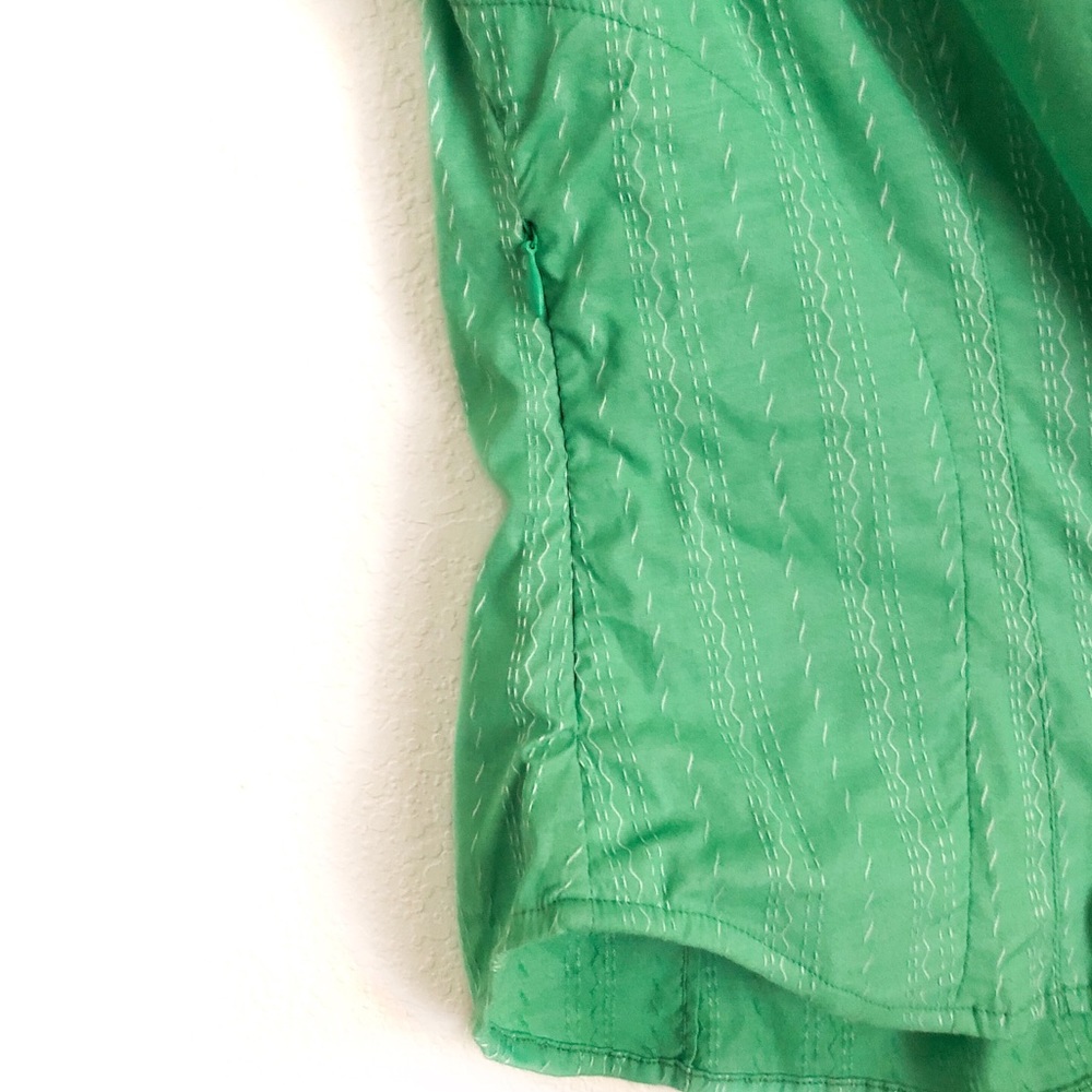 North Face Green Short Sleeve Button Up Shirt - Picture 5 of 13